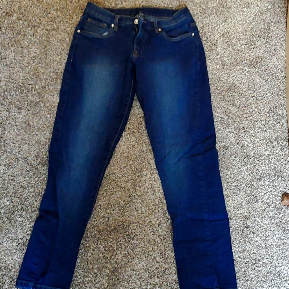 Venus Jeans size 6s